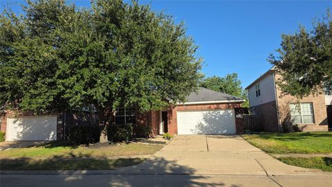 Photo of 24503 Lakecrest Bend Drive, Katy, TX 77493 (MLS # 54241434) Photo of 24503 Lakecrest Bend Drive, Katy, TX 77493 (MLS # 54241434)
