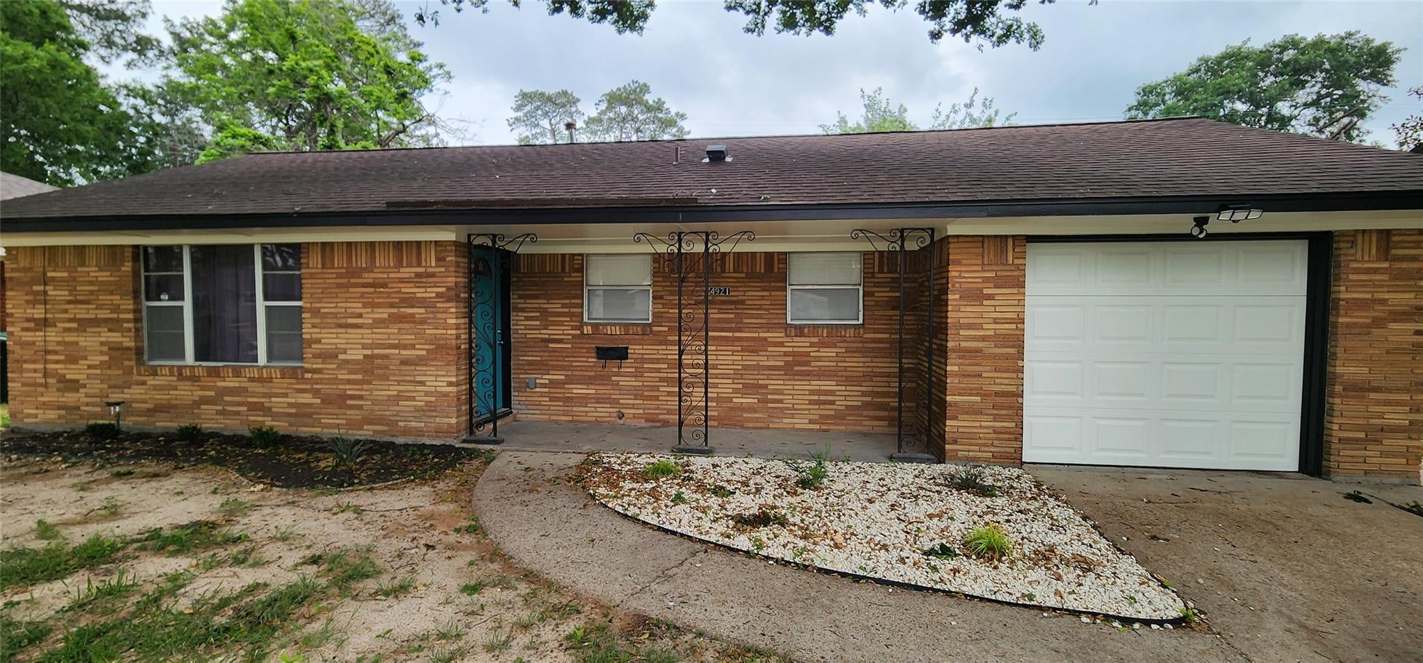 4921 Nina Lee Lane