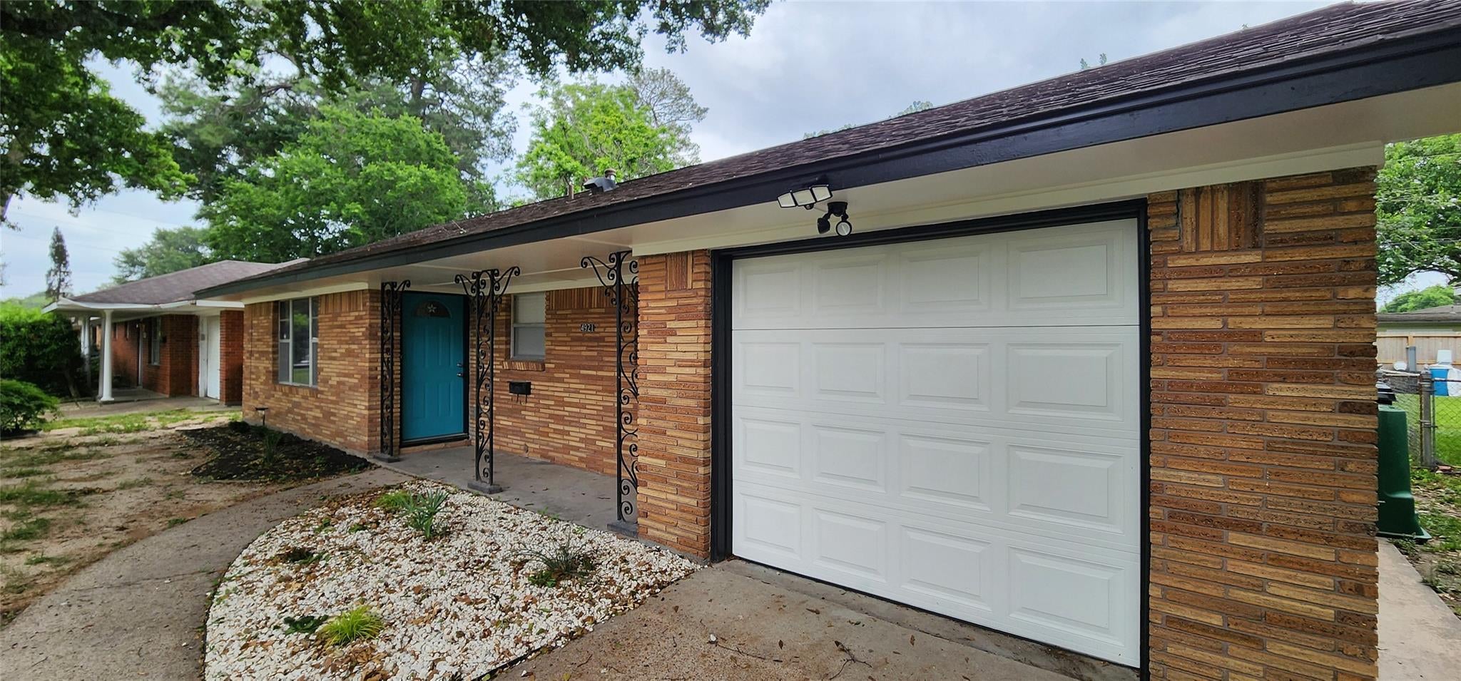 4921 Nina Lee Lane