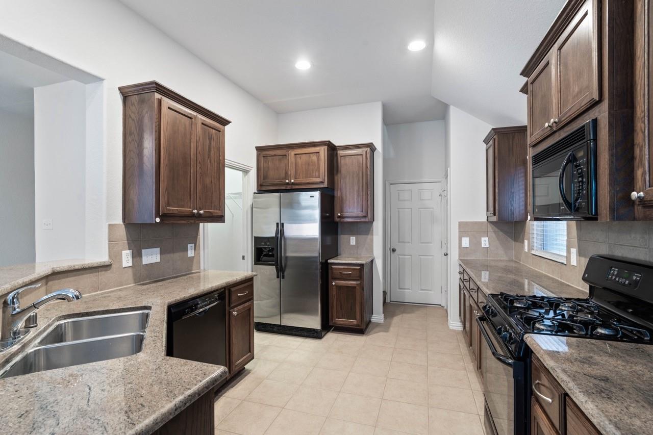 4327 Wellington Grove Lane