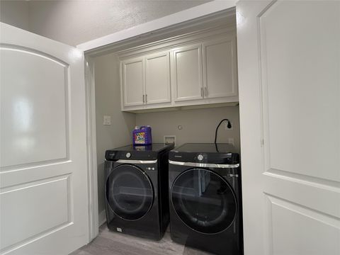 Tiny photo for 2123 Bidwell Drive, Houston, TX 77018 (MLS # 73871534)