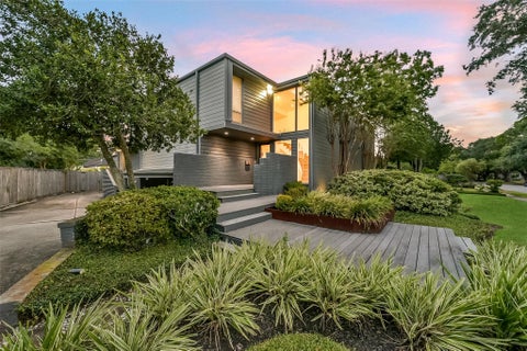 Photo of 5107 Contour Place, Houston, TX 77096 (MLS # 20990545)