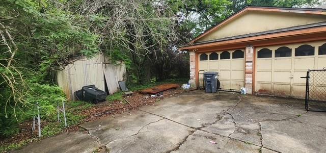 8719 James Lane
