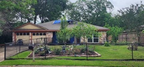 Photo of 8719 James Lane, Hitchcock, TX 77563 (MLS # 74823542)