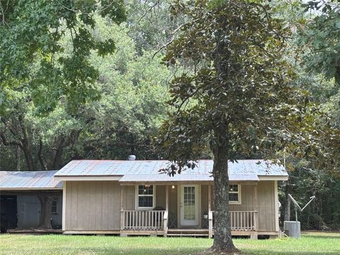 Photo of 4502 County Road 4520, Warren, TX 77664 (MLS # 51912910)