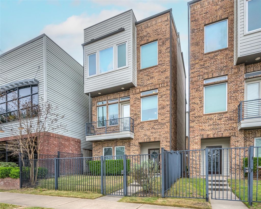 Photo of 1907 Houston Avenue, Houston, TX 77007 (MLS # 83411247)