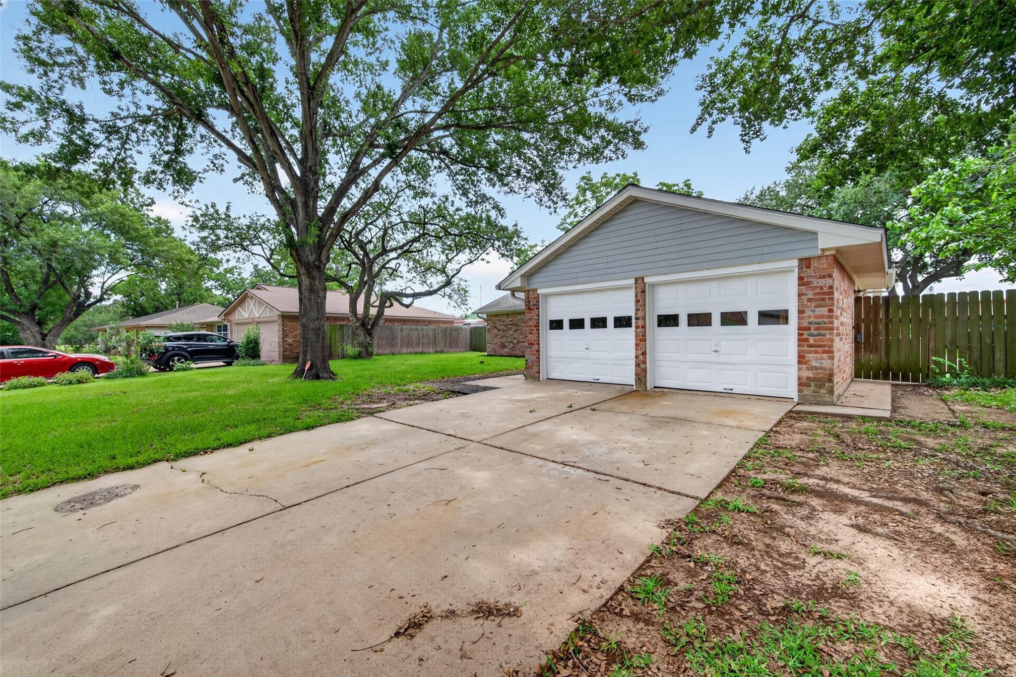 5311 Little John Lane