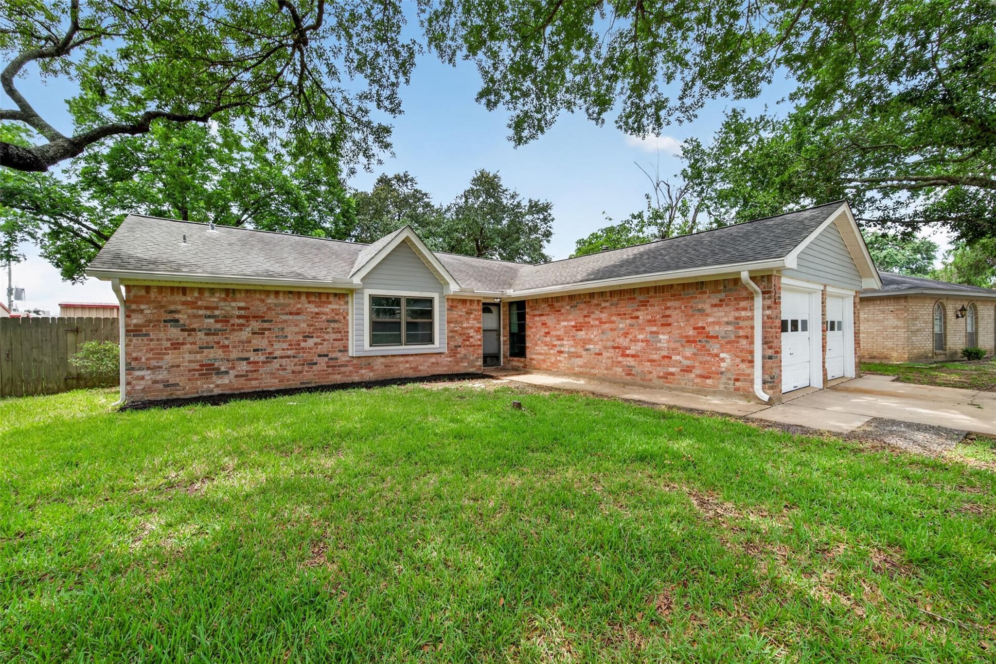 5311 Little John Lane