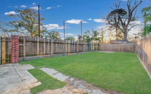 Tiny photo for 15216 Wickbriar Drive, Houston, TX 77053 (MLS # 3743918)