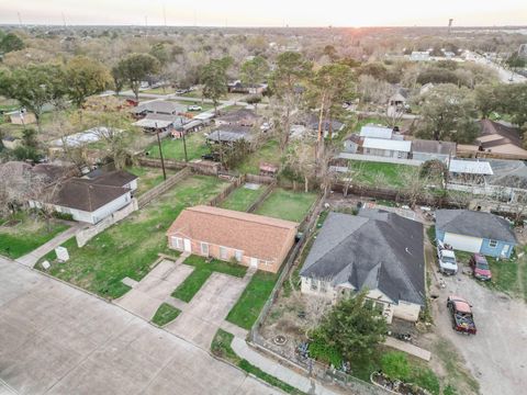 Tiny photo for 15216 Wickbriar Drive, Houston, TX 77053 (MLS # 3743918)