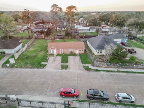 Tiny photo for 15216 Wickbriar Drive, Houston, TX 77053 (MLS # 3743918)