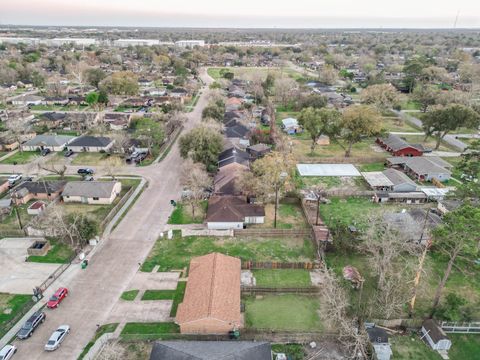 Tiny photo for 15216 Wickbriar Drive, Houston, TX 77053 (MLS # 3743918)