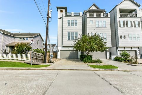 Photo of 1243 W 15th 1/2 Street, Houston, TX 77008 (MLS # 16675536) Photo of 1243 W 15th 1/2 Street, Houston, TX 77008 (MLS # 16675536)