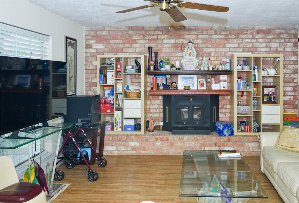 Photo of 6734 Westwick Drive, Houston, TX 77072 (MLS # 94567860)