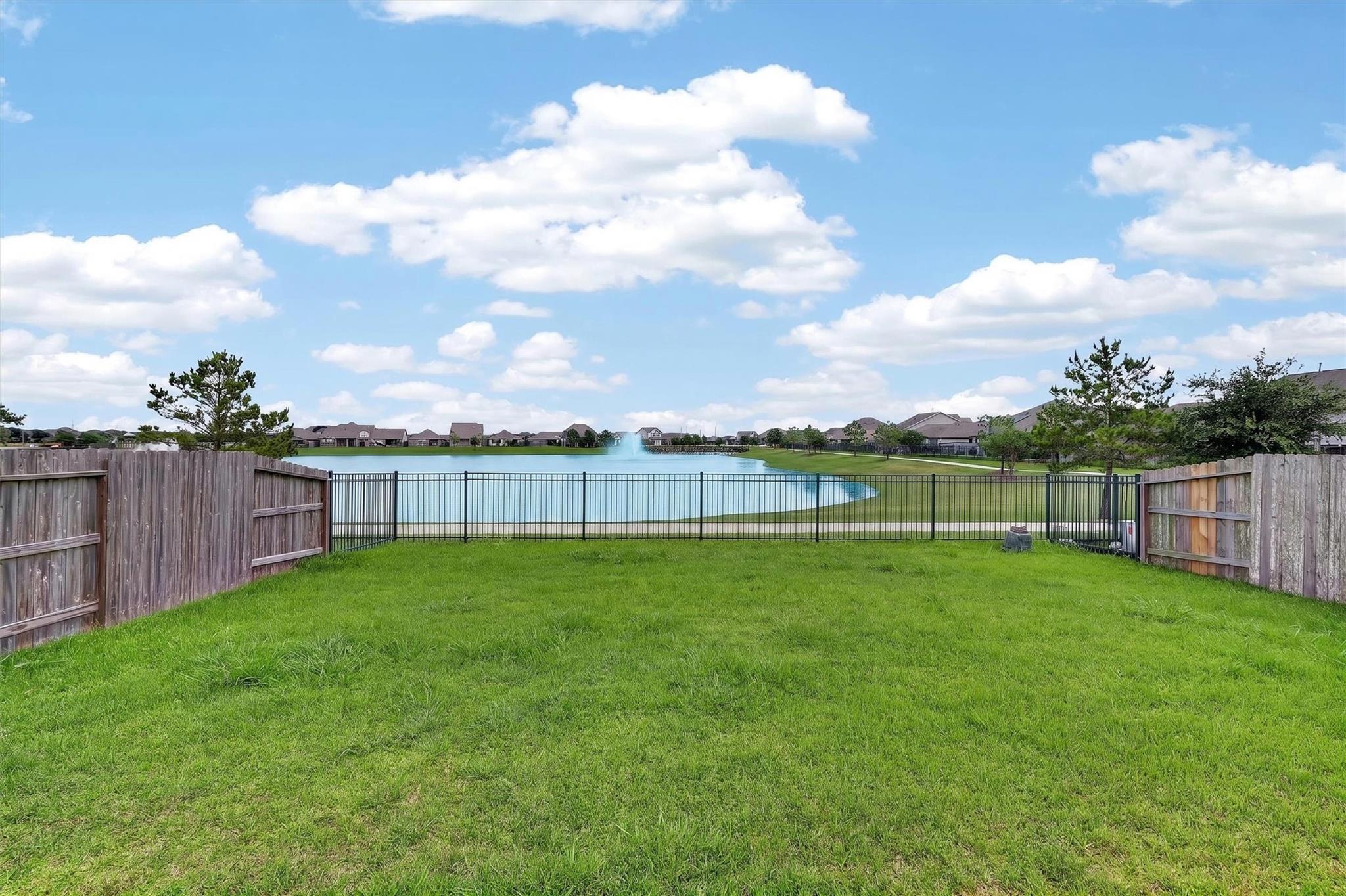 4822 Chestnut Valley Lane