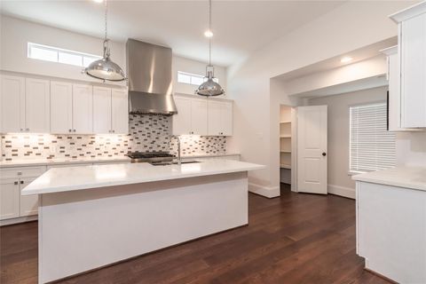 Photo of 3821 N Braeswood Boulevard #C, Houston, TX 77025 (MLS # 56628641)