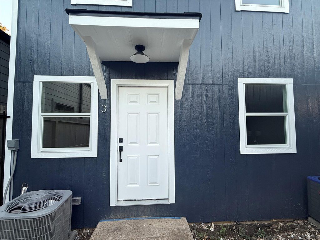 Photo of 3268 Holman St St #3, Houston, TX 77004 (MLS # 937549)