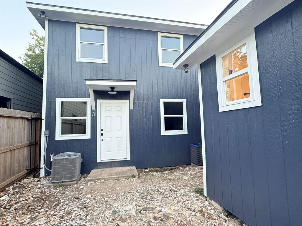 Photo of 3268 Holman St St #3, Houston, TX 77004 (MLS # 937549)