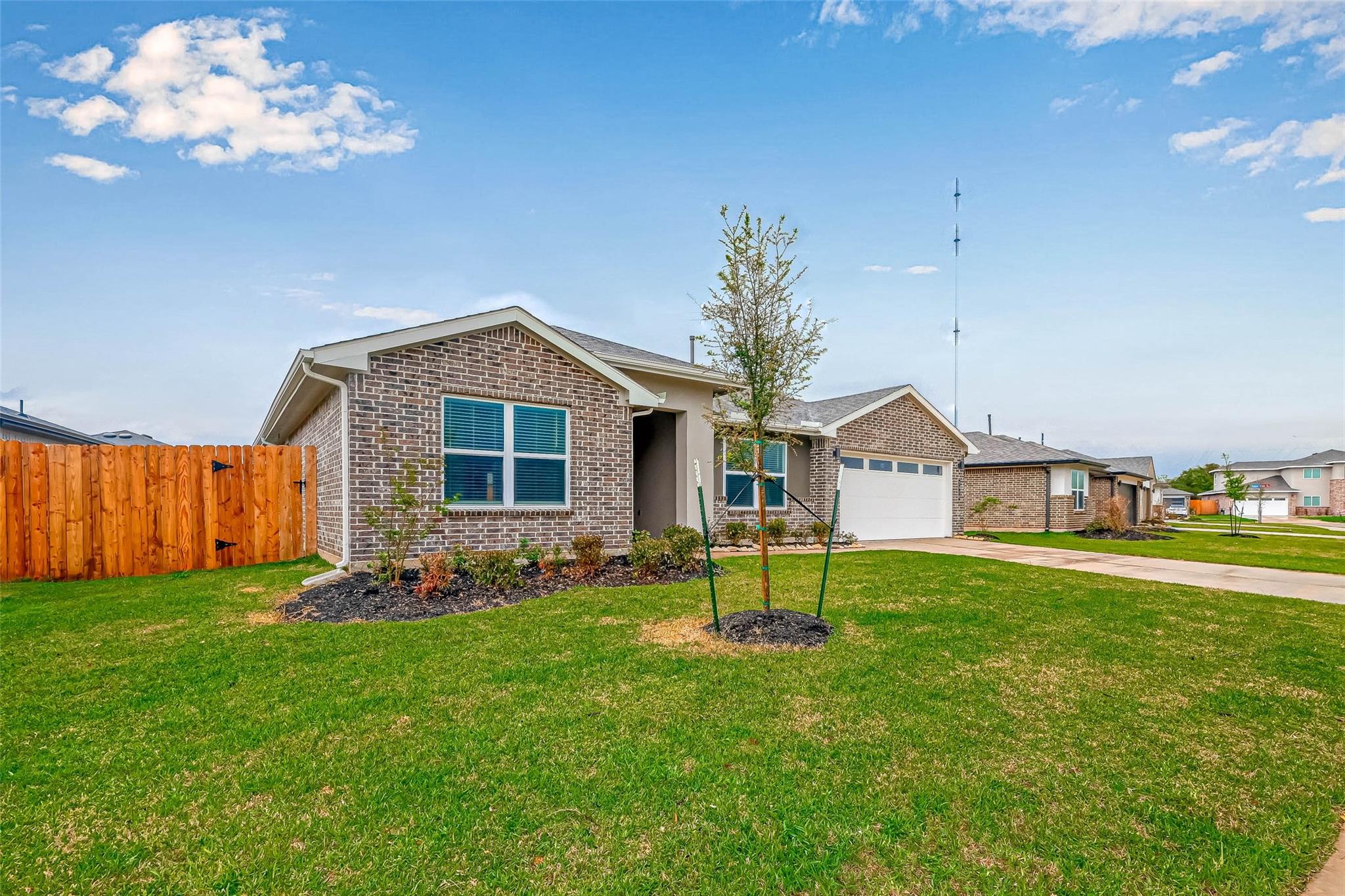 3418 Lake Landing Ln