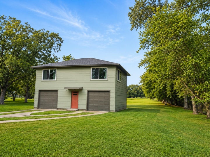 Photo 1 of 8 — 409 Doris Street, El Campo, TX 77437