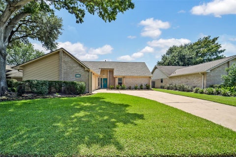 Photo of 12423 Olympia Drive, Houston, TX 77077 (MLS # 56901579)