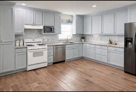 Tiny photo for 7435 Briefway Street, Houston, TX 77087 (MLS # 68600921)