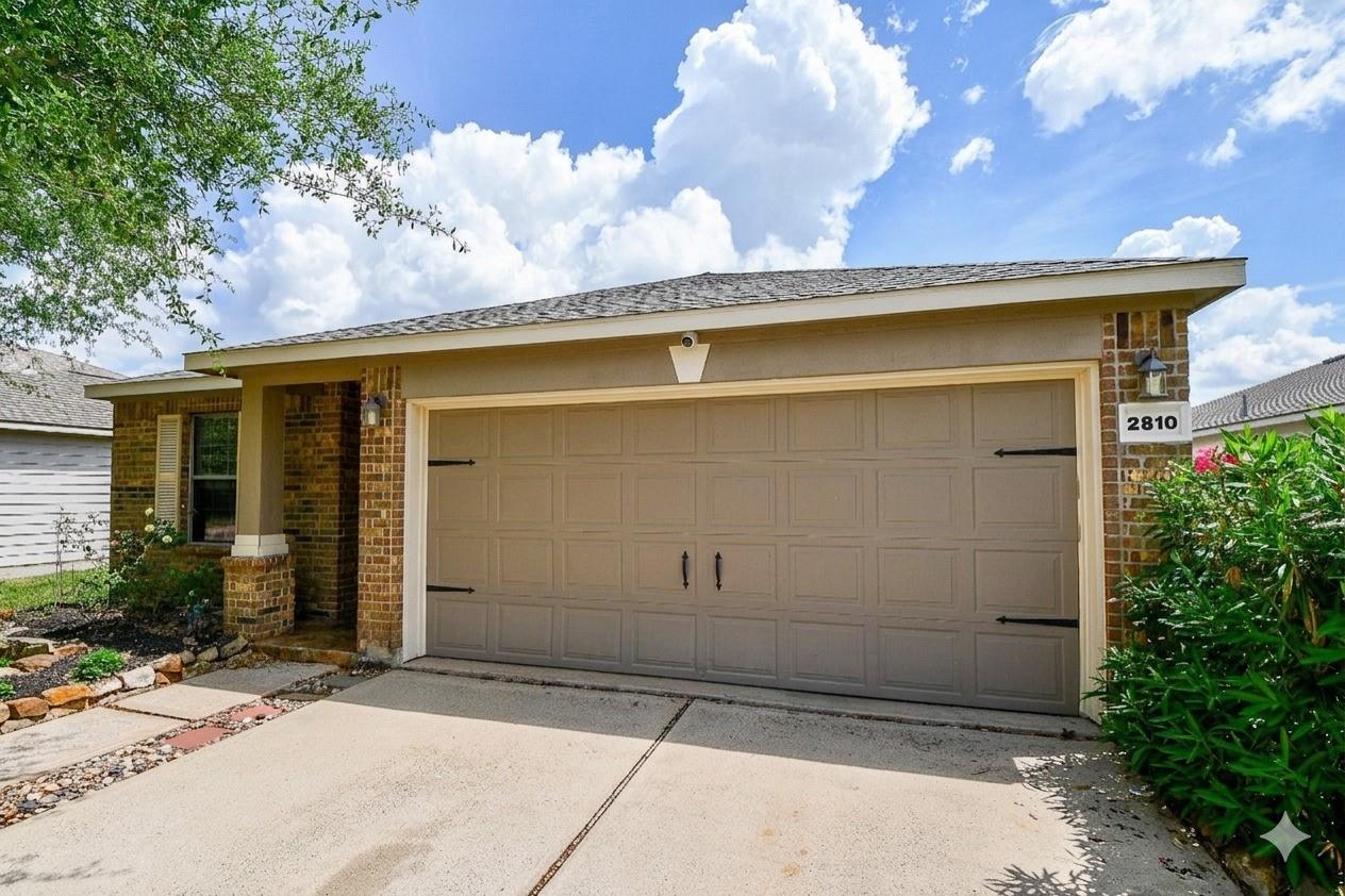 2810 Roaring Oaks Lane