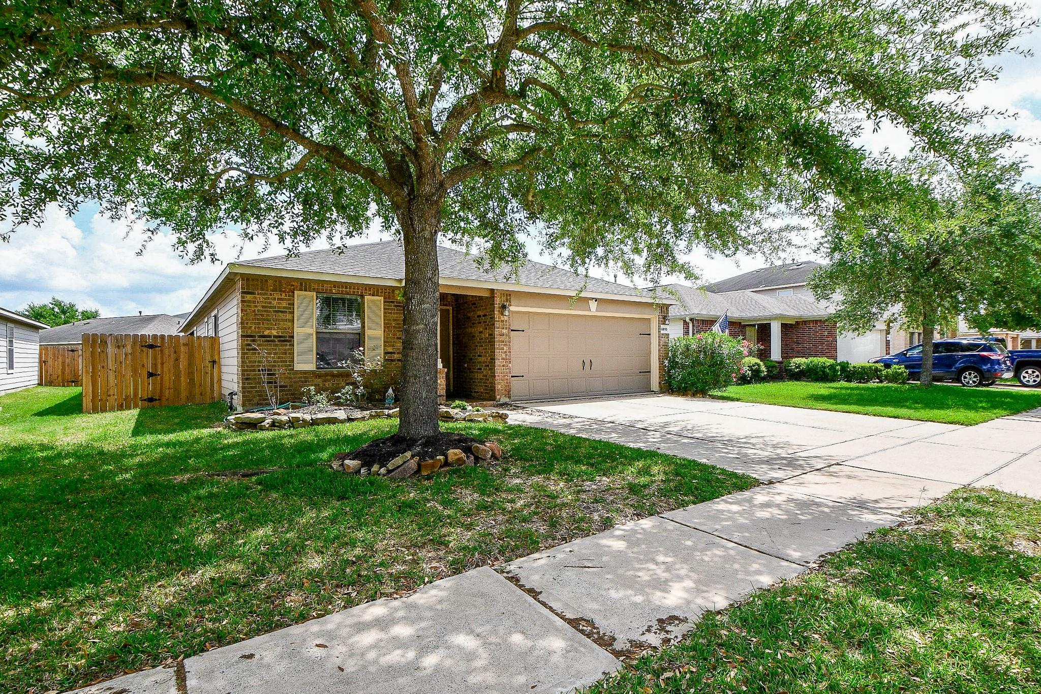 2810 Roaring Oaks Lane