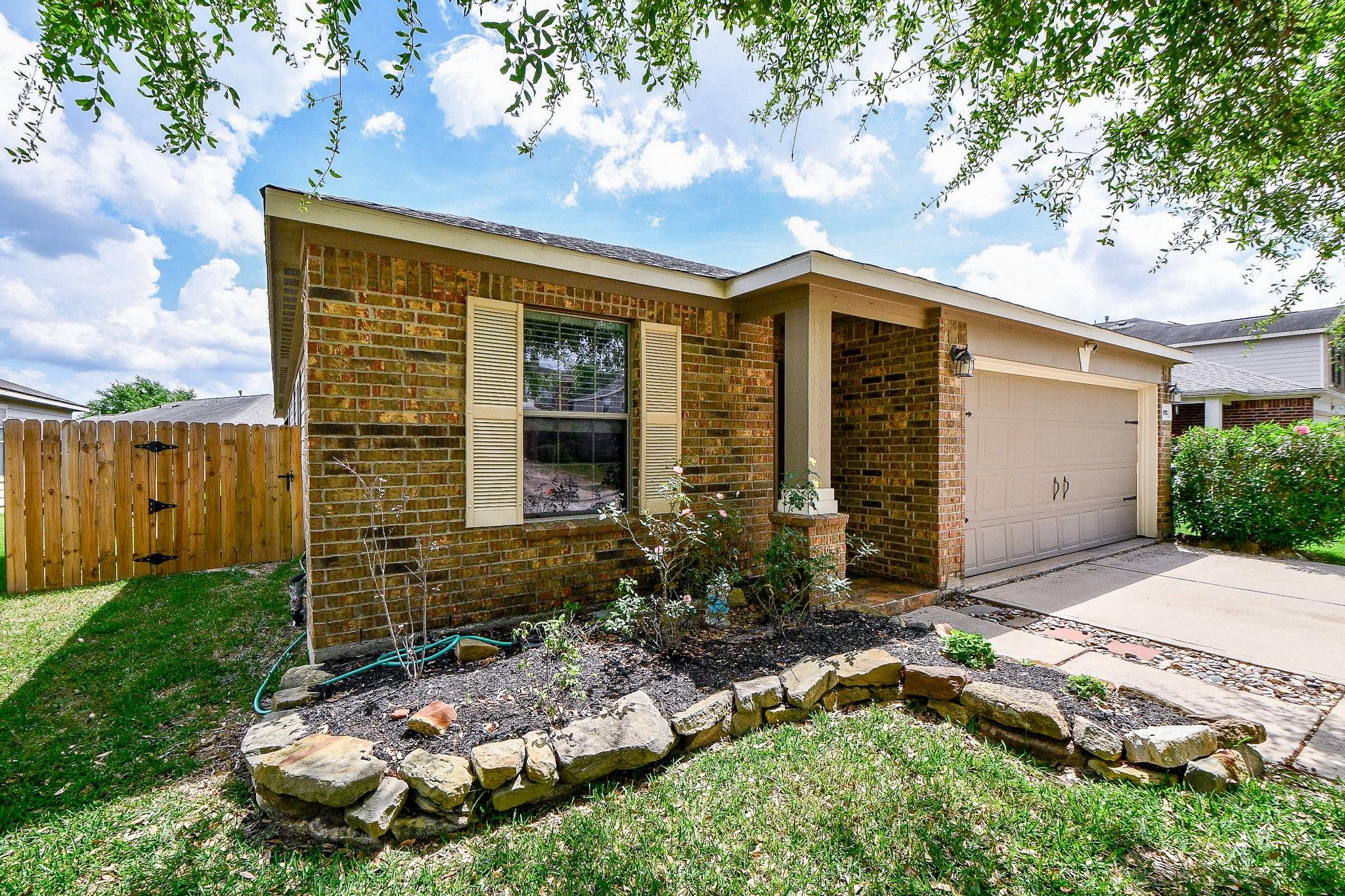 2810 Roaring Oaks Lane