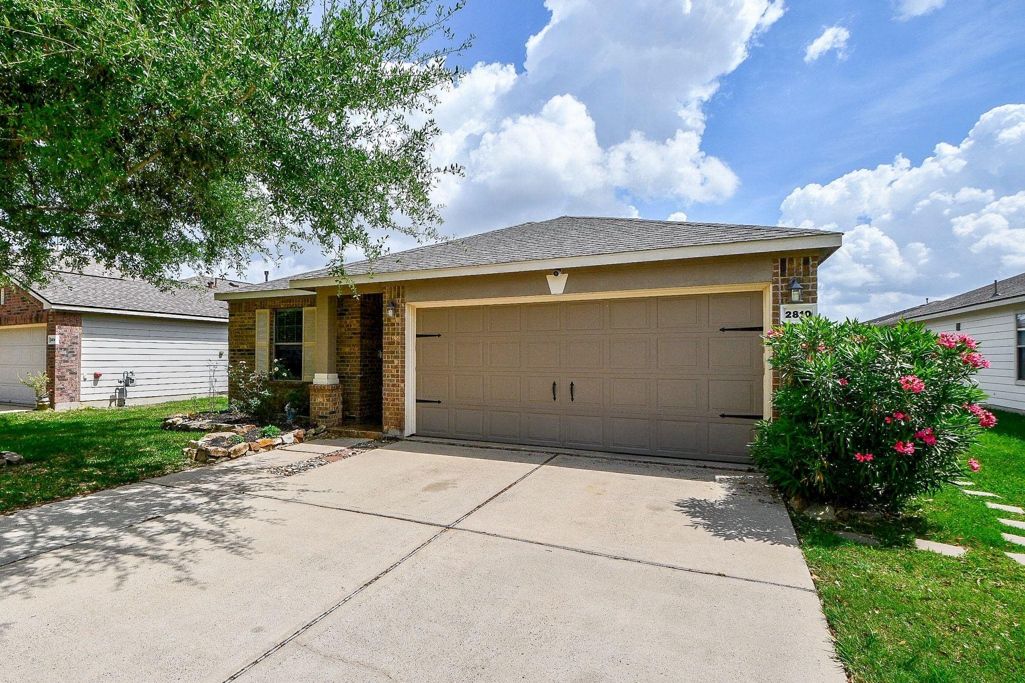 2810 Roaring Oaks Lane