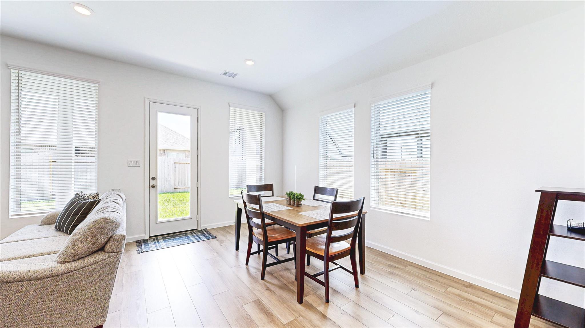 711 Hooks Trail Lane