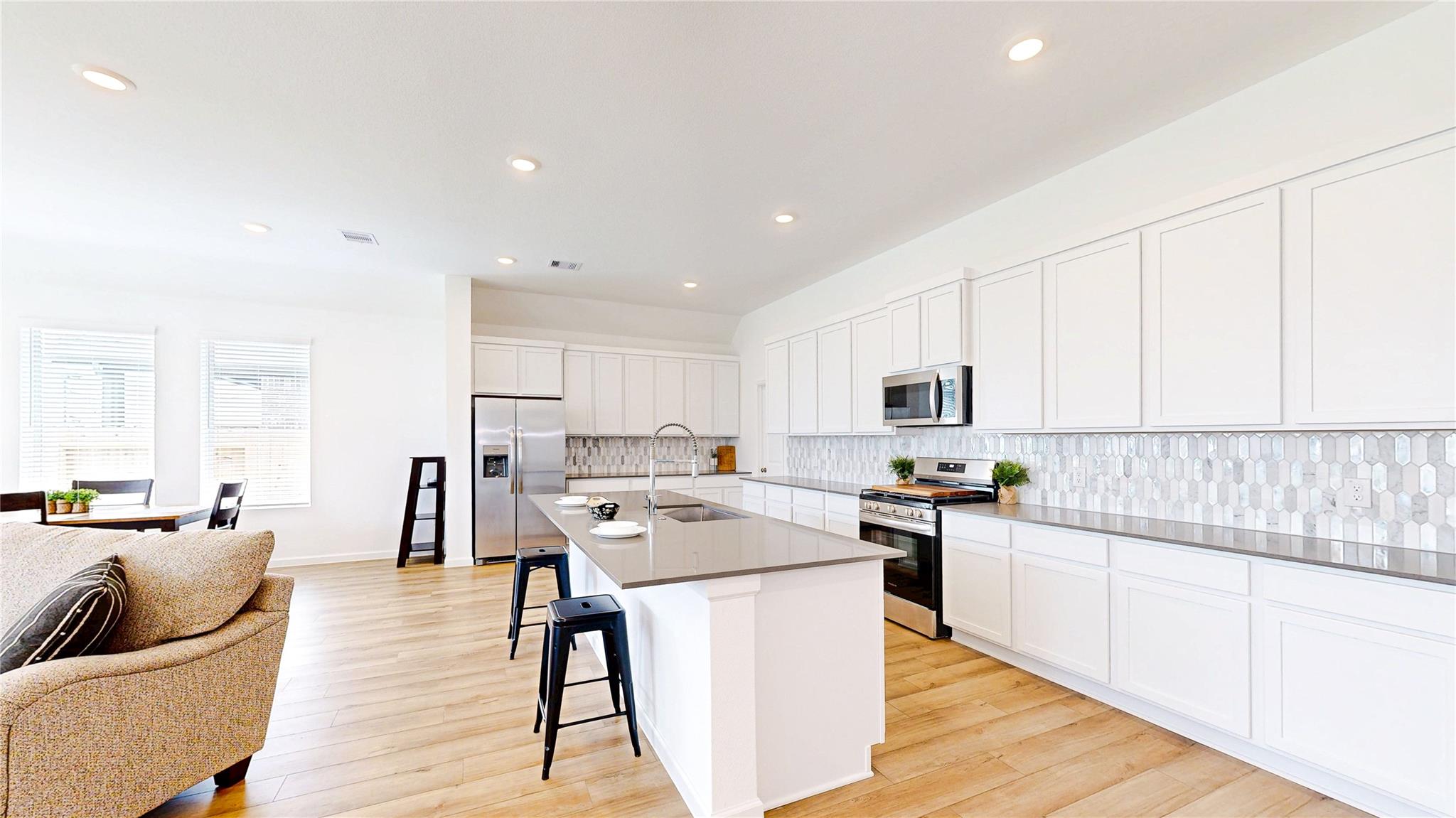 711 Hooks Trail Lane