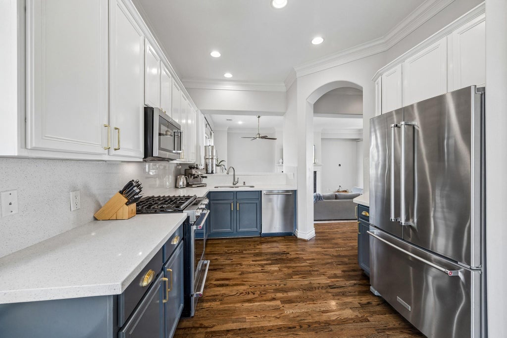 Photo of 539 W 25th Street #A, Houston, TX 77008 (MLS # 36118251)