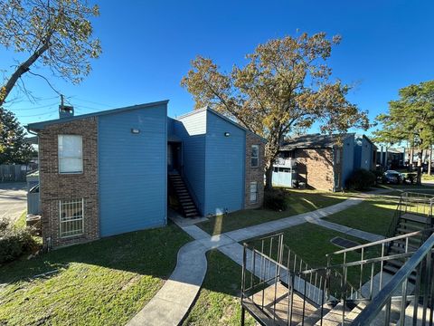 Photo of 10001 Westpark Drive #96, Houston, TX 77042 (MLS # 74060724) Photo of 10001 Westpark Drive #96, Houston, TX 77042 (MLS # 74060724)