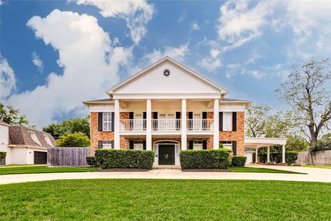 1327 E Vistawood Drive Houston TX 77077