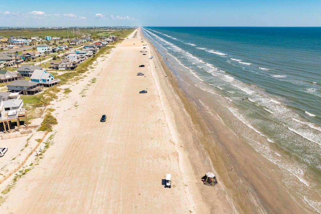 Photo of 16725 Captain Bligh Road, Jamaica Beach, TX 77554 (MLS # 37701899)