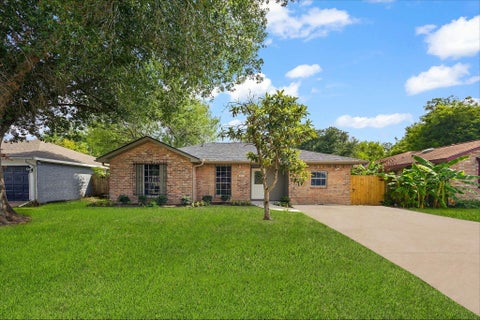 Photo of 5115 Beechaven Street, Houston, TX 77053 (MLS # 89325362)