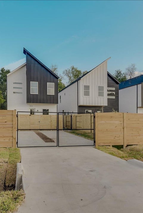 Photo of 5914 Shelburne Unit C And D Street, Humble, TX 77396 (MLS # 63983434)