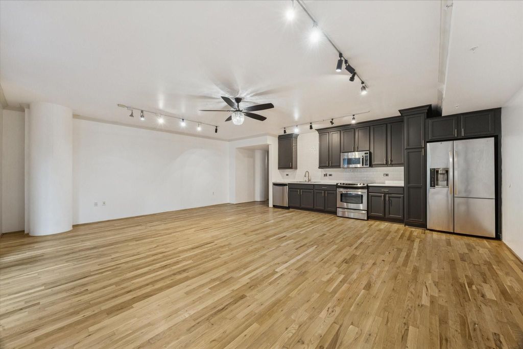 Photo of 3030 Post Oak Boulevard #203, Houston, TX 77056 (MLS # 72404640)