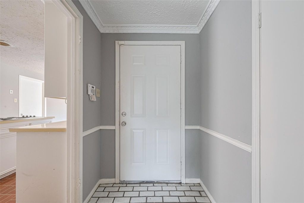 Photo of 10534 Evesborough Drive, Houston, TX 77099 (MLS # 61124603)