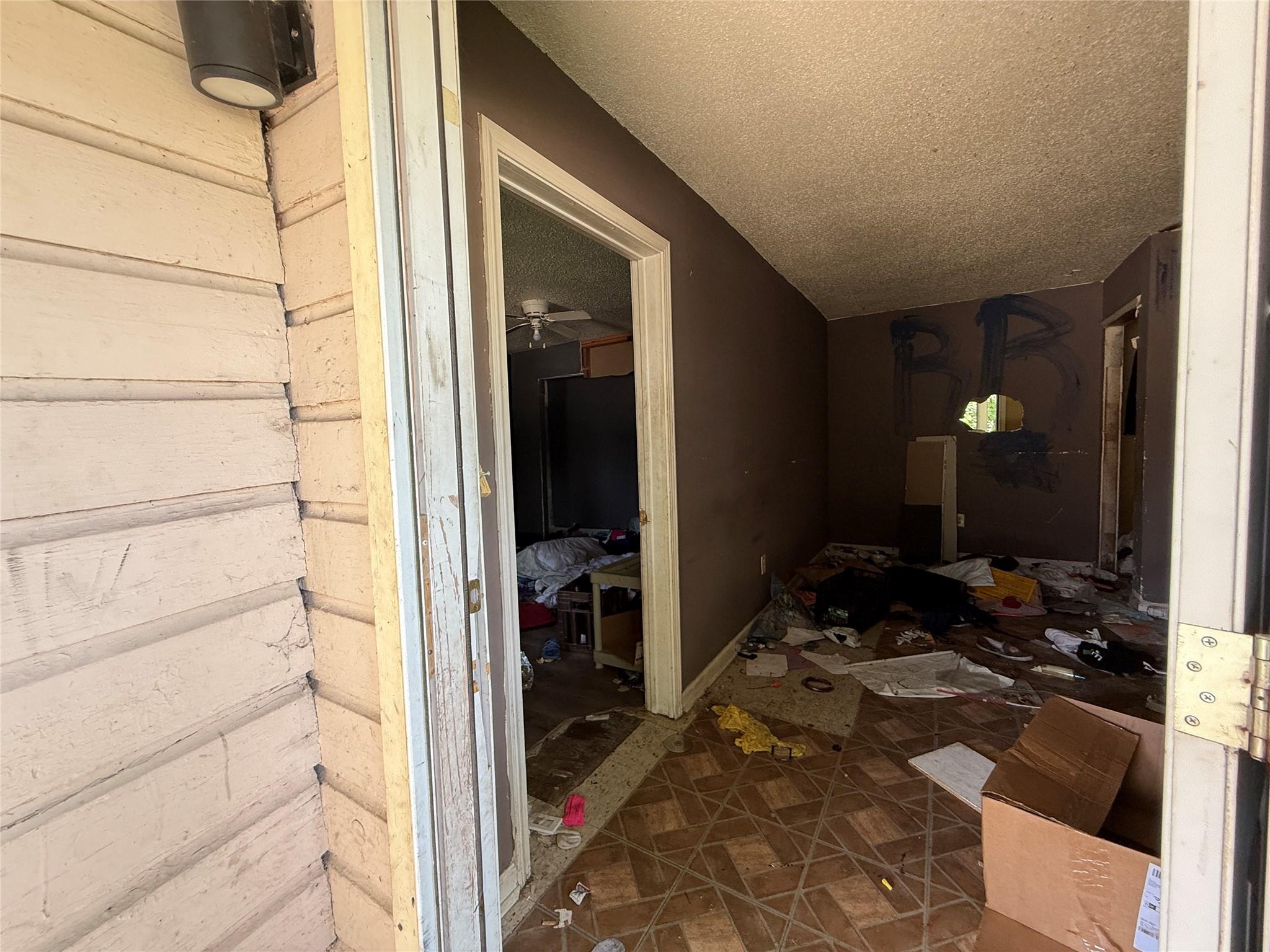 707 E 40th 1/2 Street