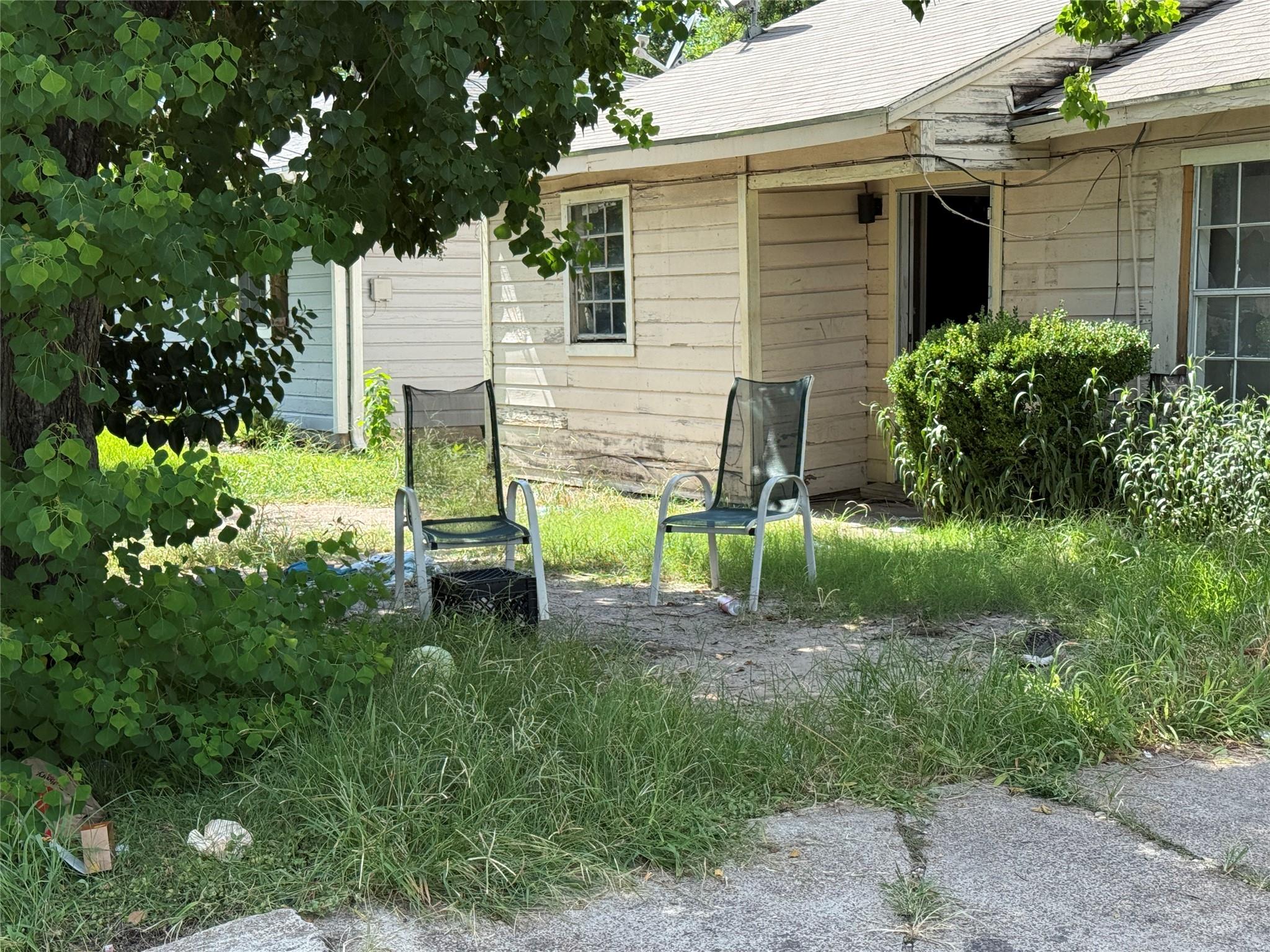 707 E 40th 1/2 Street