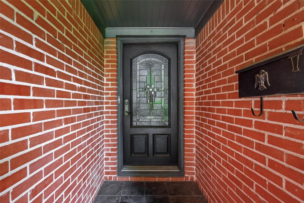 Photo of 5326 Redstart Street, Houston, TX 77096 (MLS # 76361494)