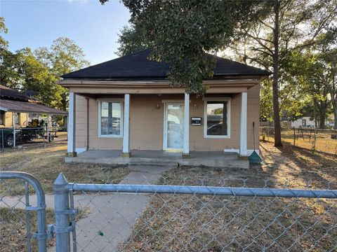 Photo of 506 S Mechanic Street, El Campo, TX 77437 (MLS # 85208418)