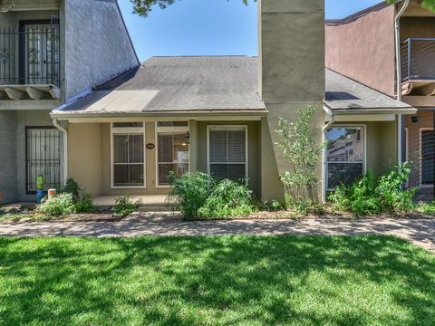 Photo of 9406 Bassoon Drive, Houston, TX 77025 (MLS # 71693407)