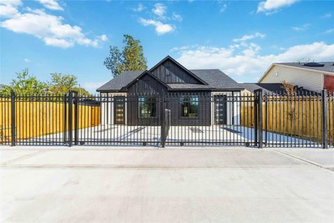 7109 Conley Street A-B Houston TX 77021