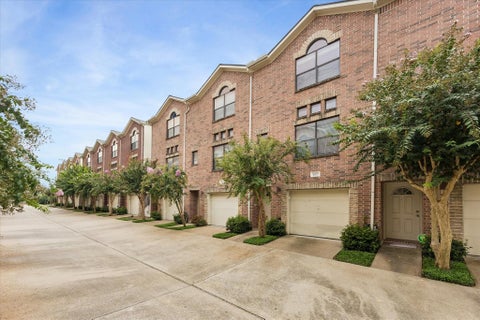 Photo of 3501 Link Valley Dr #1002, Houston, TX 77025 (MLS # 84266676)