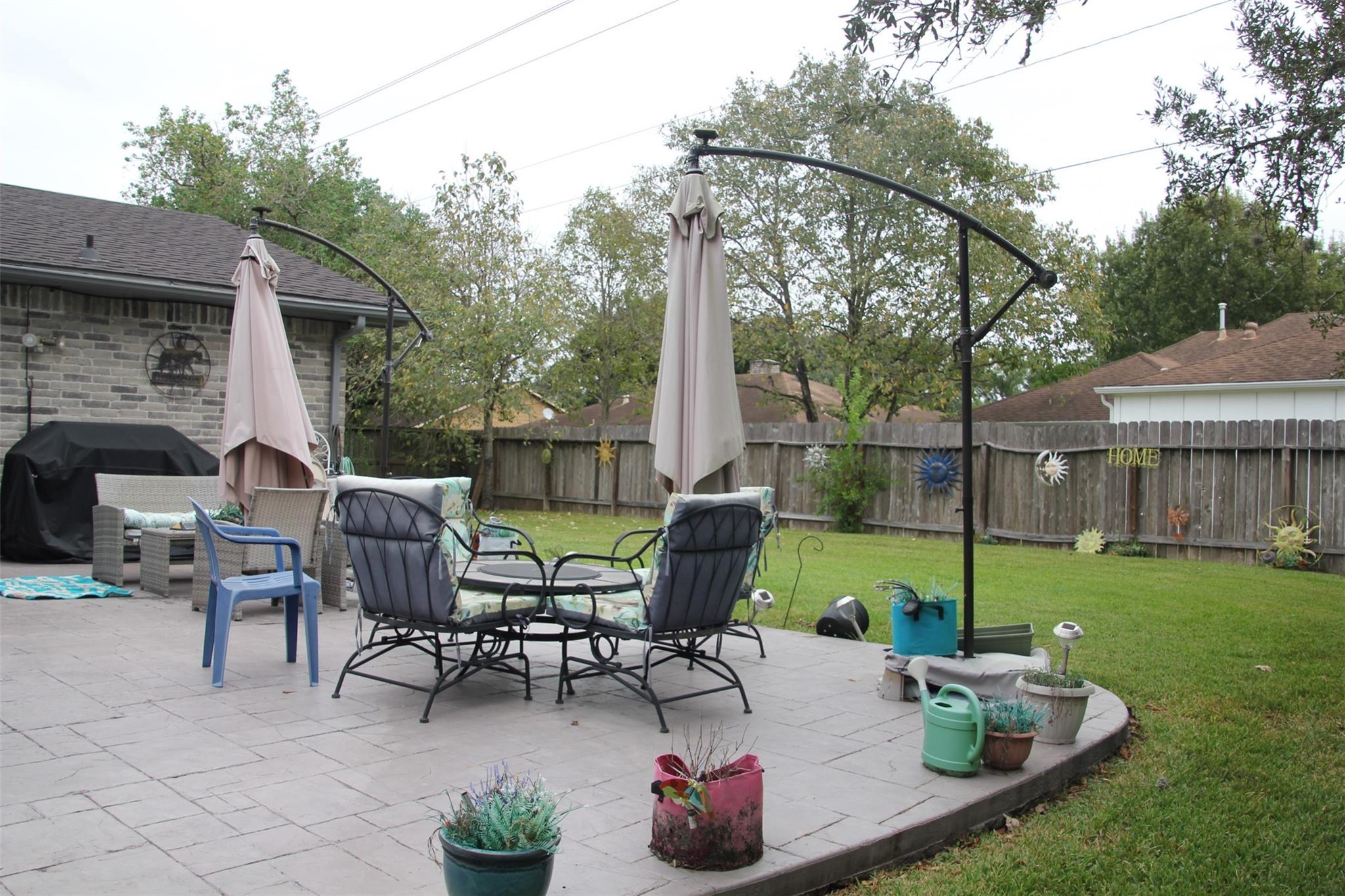 3035 Meadowview Dr Corner