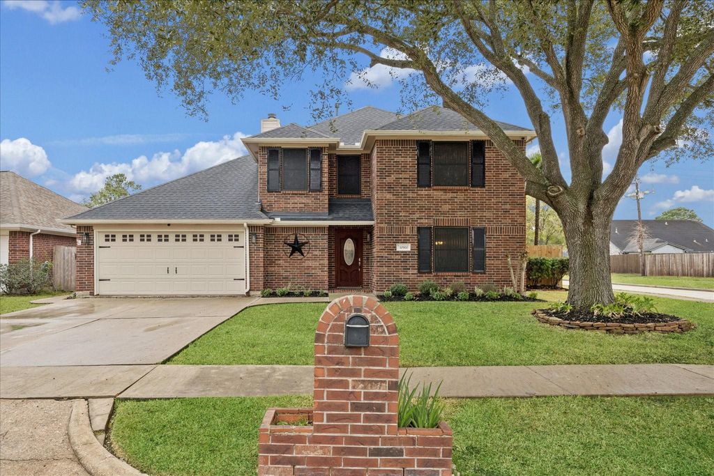 Photo of 10900 Spruce Drive S, La Porte, TX 77571 (MLS # 37873103)