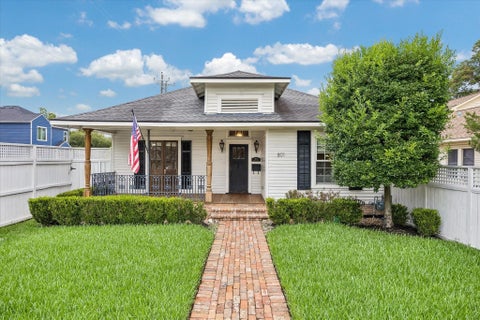Photo of 801 Walton Street, Houston, TX 77009 (MLS # 51839823)